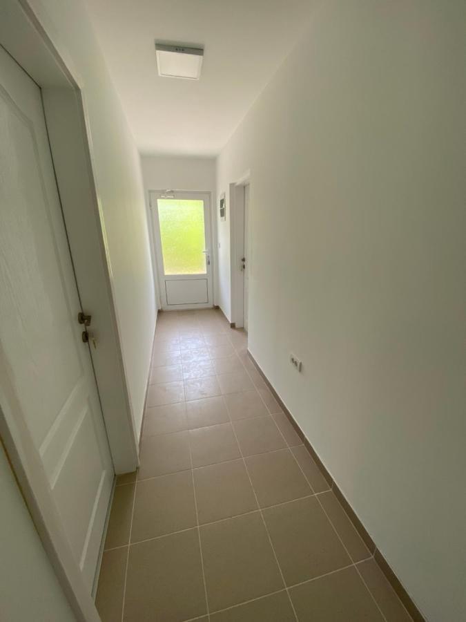 Omis Rooms Панчево Экстерьер фото