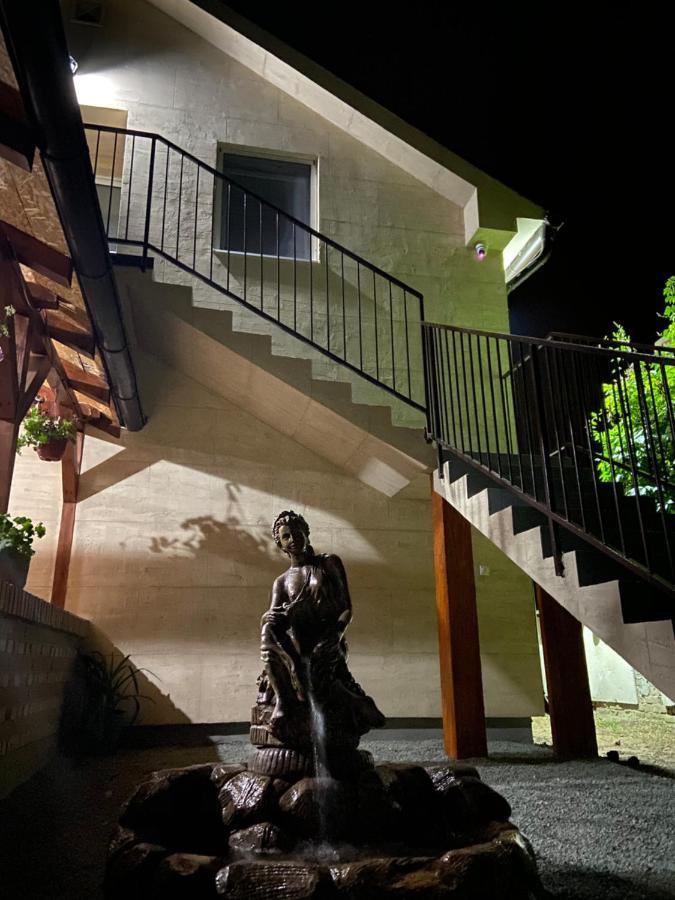 Omis Rooms Панчево Экстерьер фото