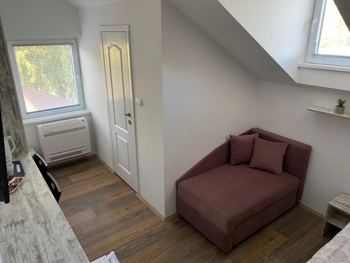 Omis Rooms Панчево Экстерьер фото