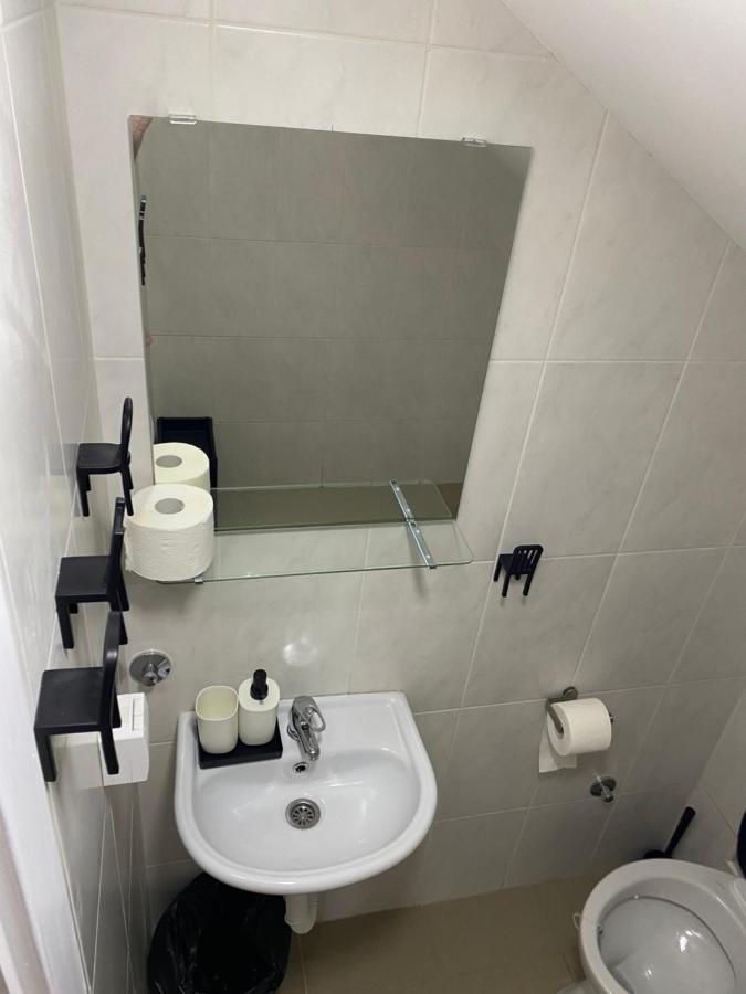 Omis Rooms Панчево Экстерьер фото