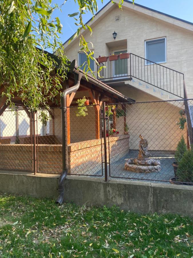 Omis Rooms Панчево Экстерьер фото