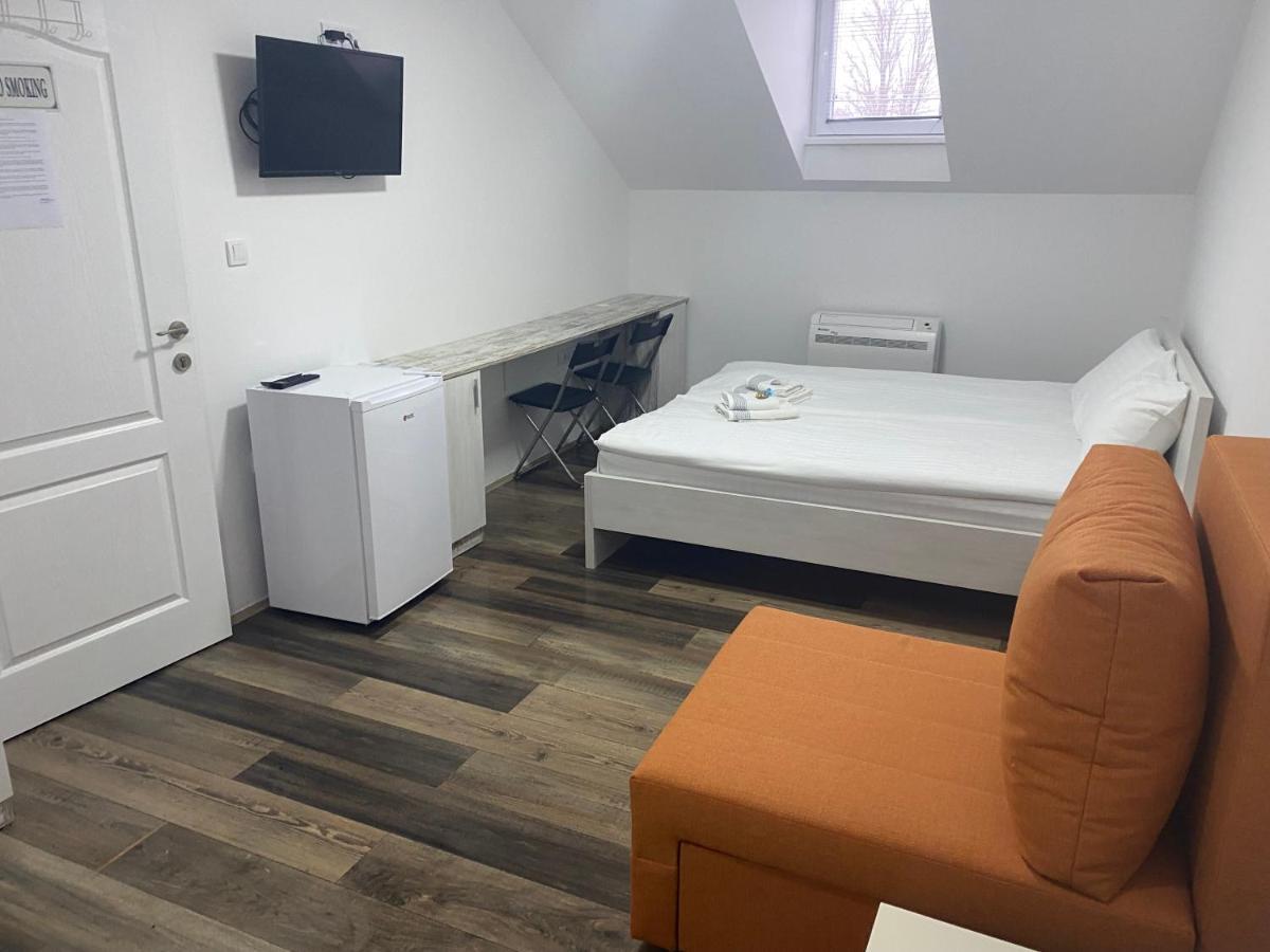 Omis Rooms Панчево Экстерьер фото