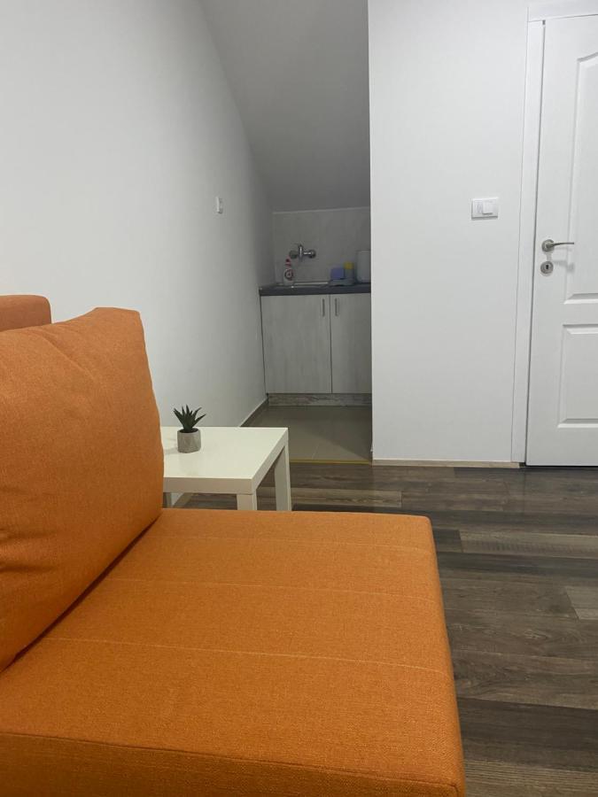 Omis Rooms Панчево Экстерьер фото